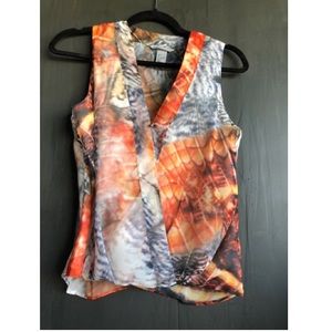 Print sleeveless blouse